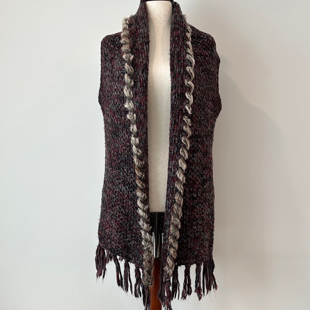 Chunky Knit Fringe Vest